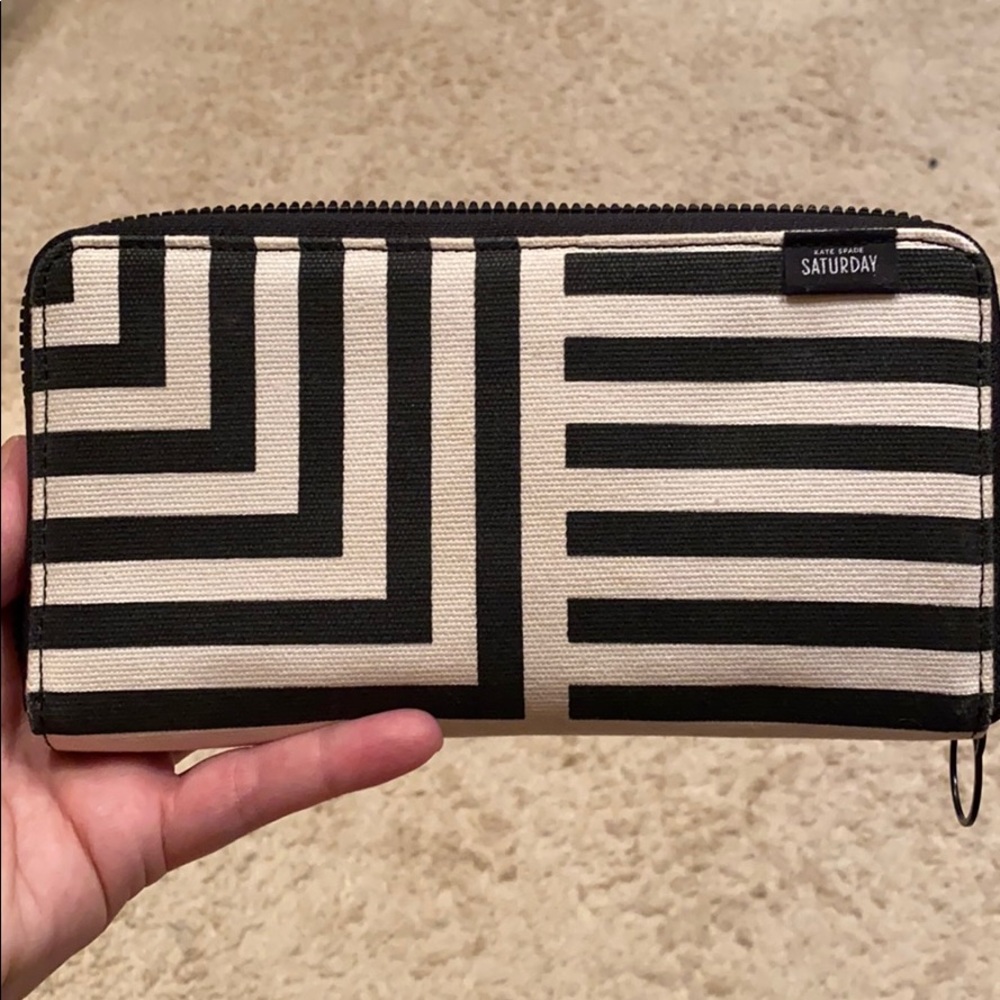 Black & White Kate Spade Saturday Full Zip Wallet